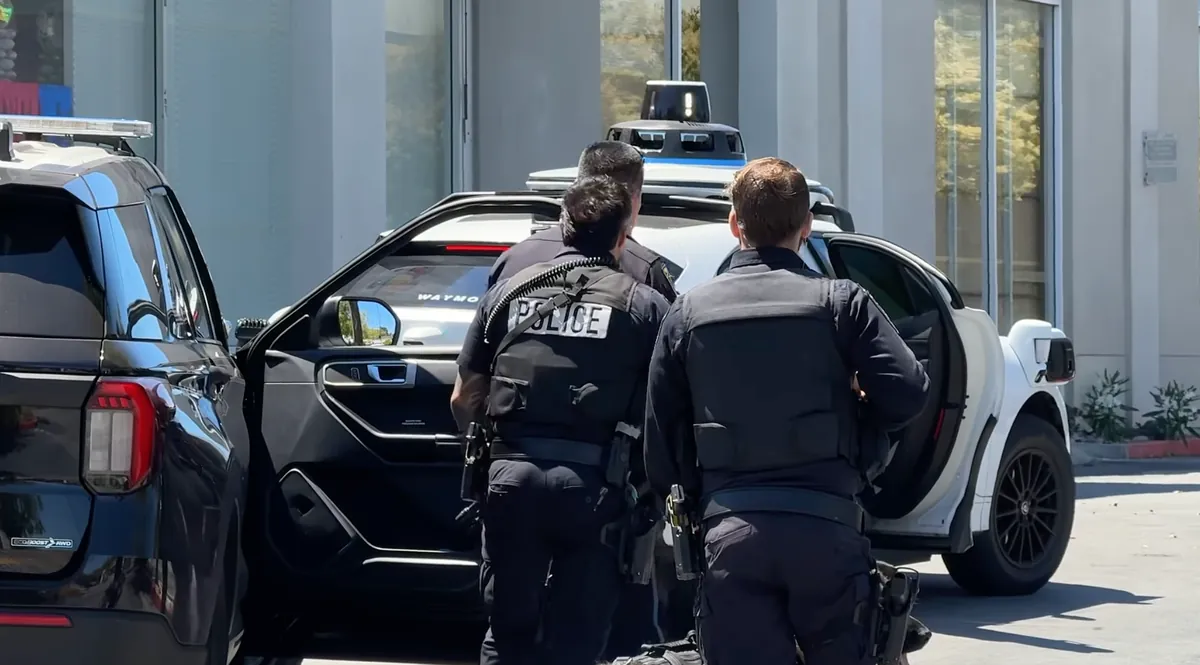 Waymo flags police to teens firing an Orbeez gun mid-ride in San Mateo
