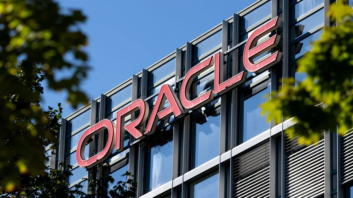 Oracleが21,000人の人員削減理由をAIと明記、Fortune 50初